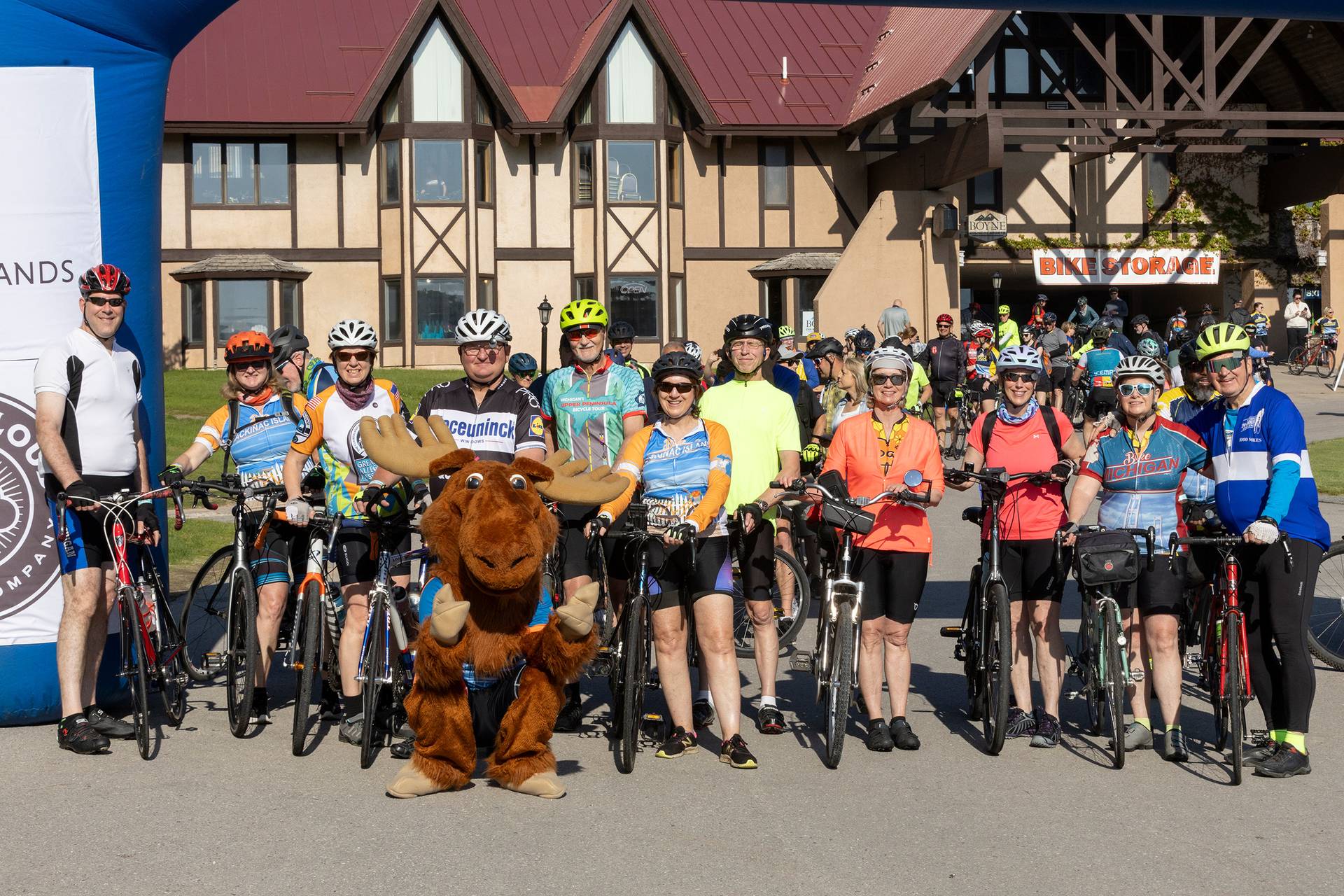 A group of bikers at the Zoo-De-Mack start line